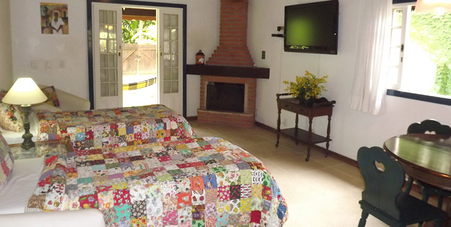 chale-bromelia-sala1